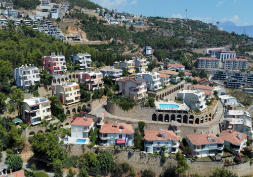 Havedukkert 240m² med Privat Pool