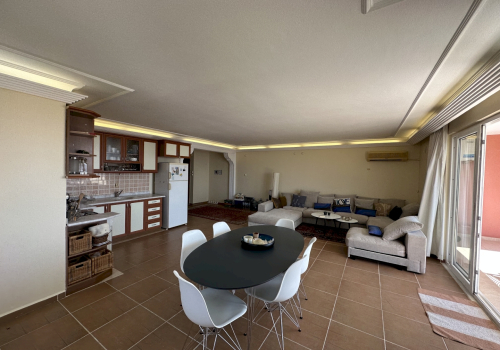 Havedukkert 240m² med Privat Pool