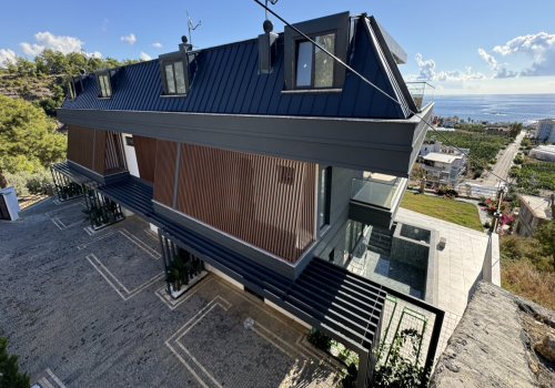 Роскошные виллы с видом на море и частными бассейнами рядом 