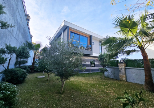 Luksuriøse 4+1 private villaer til salg i Kargıcak