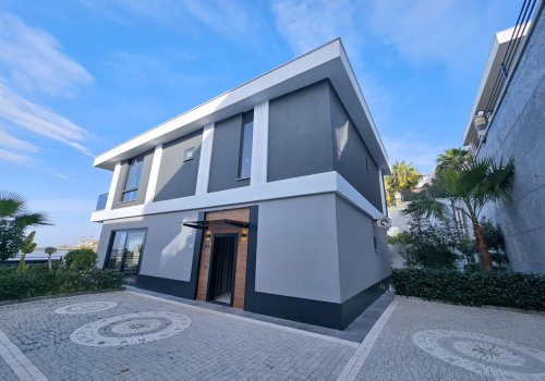 Luksuriøse 4+1 private villaer til salg i Kargıcak