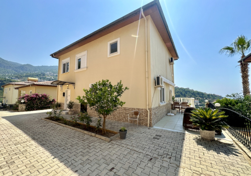 Diamond Garden–Villa med 5soveværelser og havudsigt i Alanya